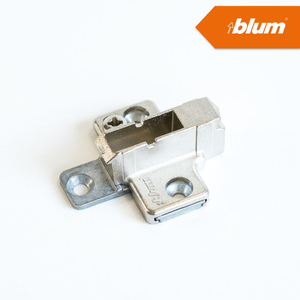 Blum 175H7190 9mm-es keresztalakú szerelőtalp