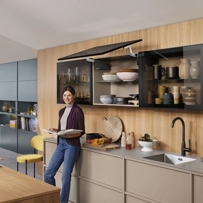 Blum Felnyíló vasalat AVENTOS HS TOP
