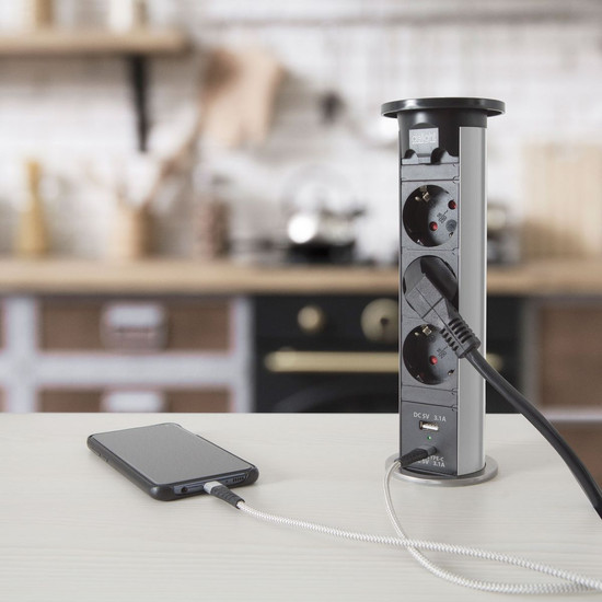 Munkalapba süllyeszthető Motoros elosztó 3-as 1,5m + 2USB Ezüst Munkalapba süllyeszthető Motoros elosztó 3-as 1,5m + 2USB Ezüst