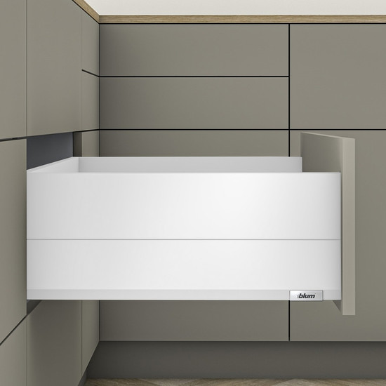 Blum MERIVOBOX fiókszett E magasságú BOXCAP fém oldallal 550mm Selyemfehér Blum MERIVOBOX fiókszett E magasságú BOXCAP fém oldallal 550mm Selyemfehér