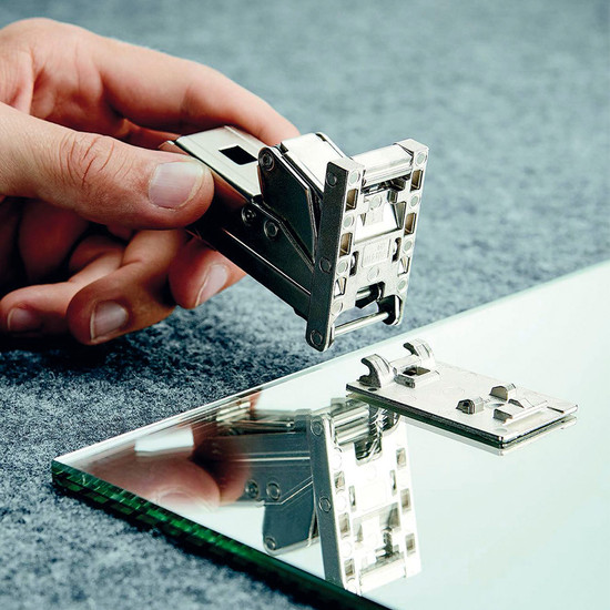 Blum 70T4500C Clip top 110° Cristallo üvegajtópánt rugó nélkül Blum 70T4500C Clip top 110° Cristallo üvegajtópánt rugó nélkül