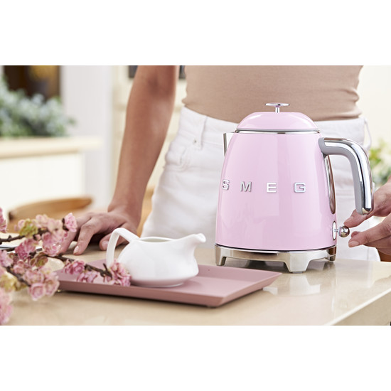 SMEG MINI VÍZFORRALÓ, retro, rózsaszín