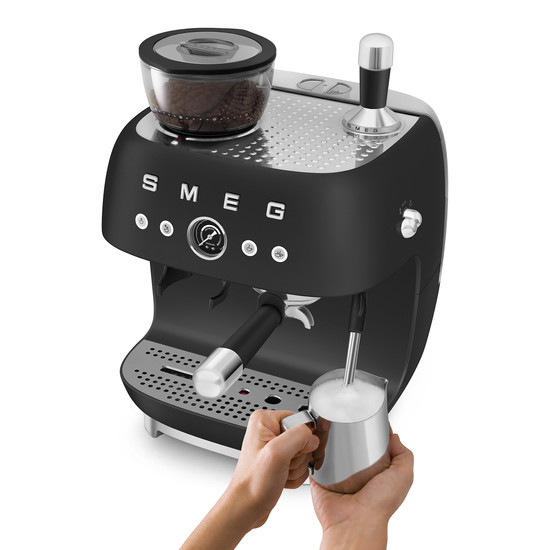 SMEG ŐRLŐVEL KOMBINÁLT ESPRESSO KÁVÉFŐZŐ, retro, matt fekete SMEG ŐRLŐVEL KOMBINÁLT ESPRESSO KÁVÉFŐZŐ, retro, matt fekete
